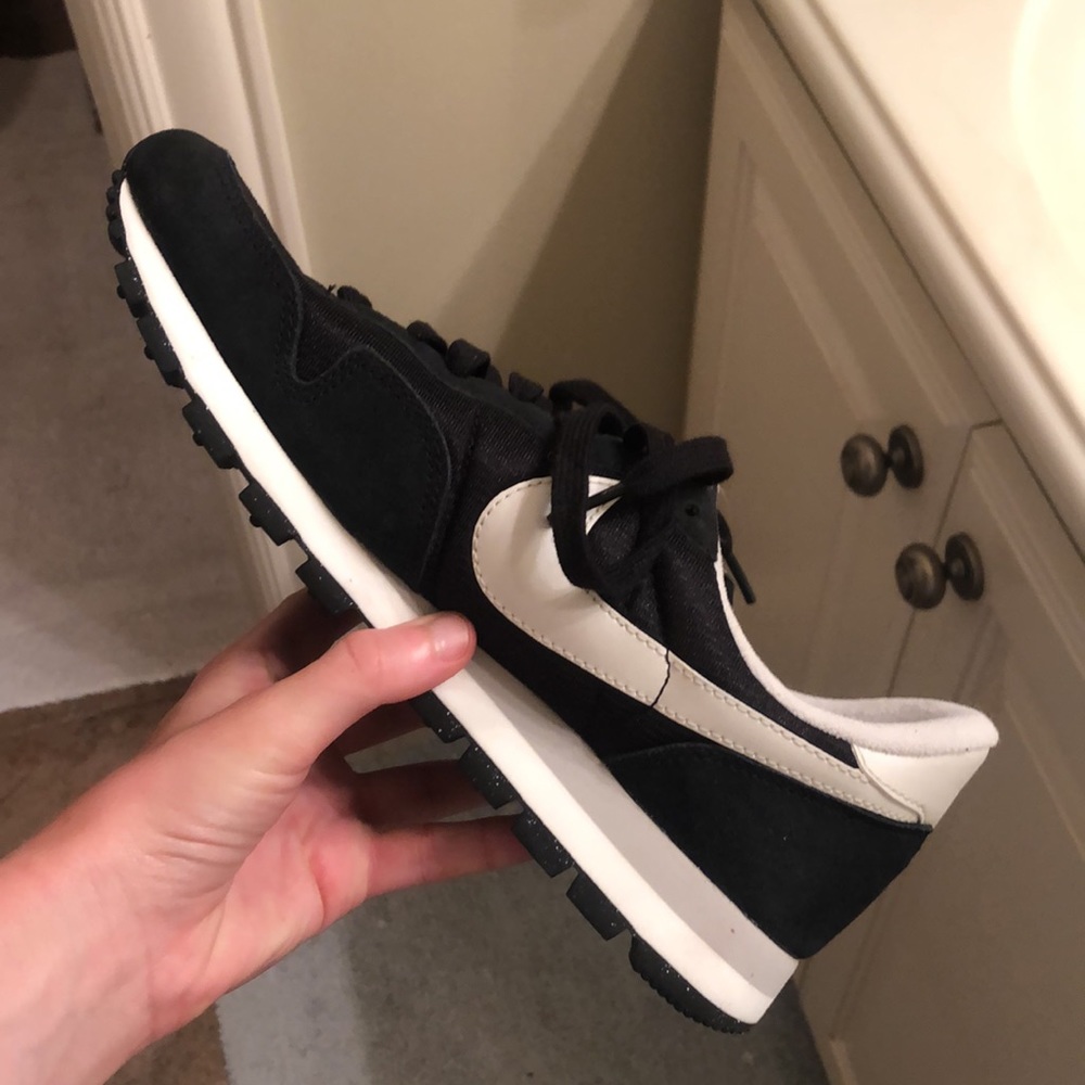 Shoes - Picture 2 of 4